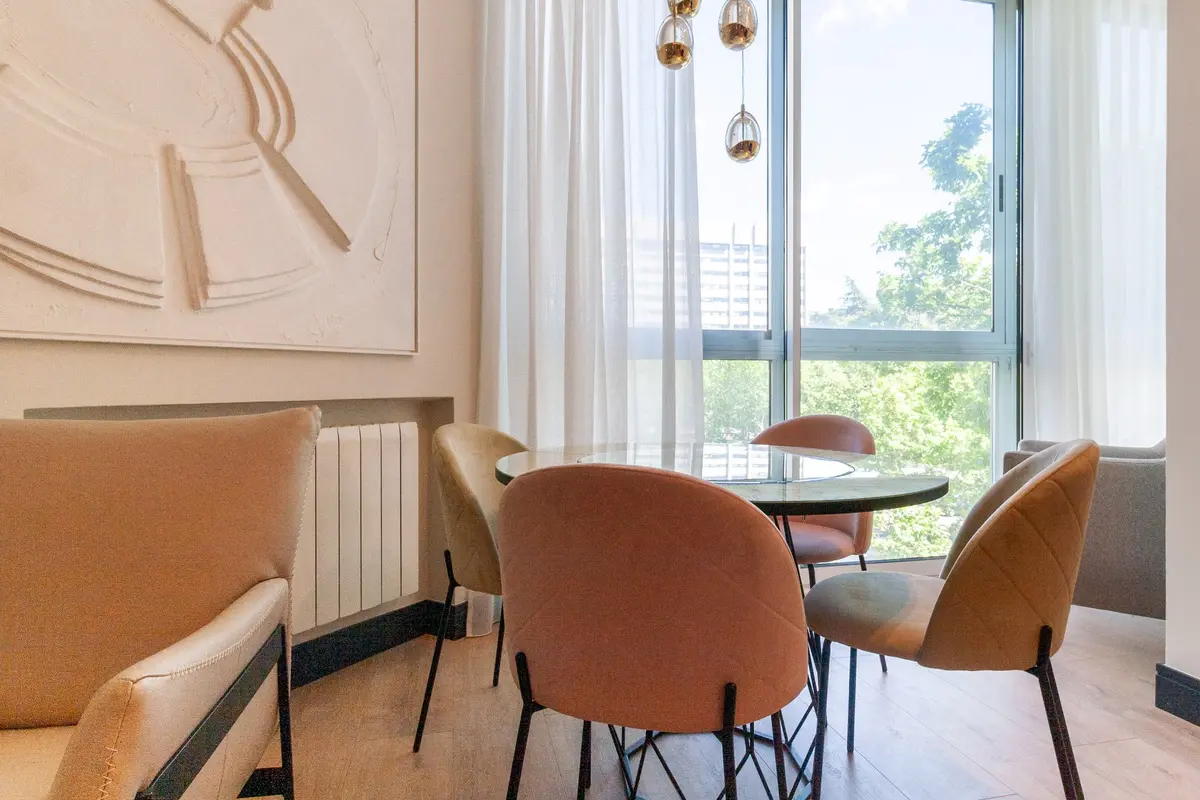 Comedor con vistas exteriores